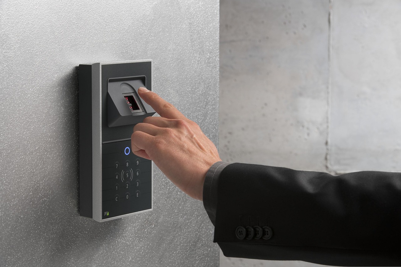 IoT Sensors and Real‑Time Data Acquisition for Buildings