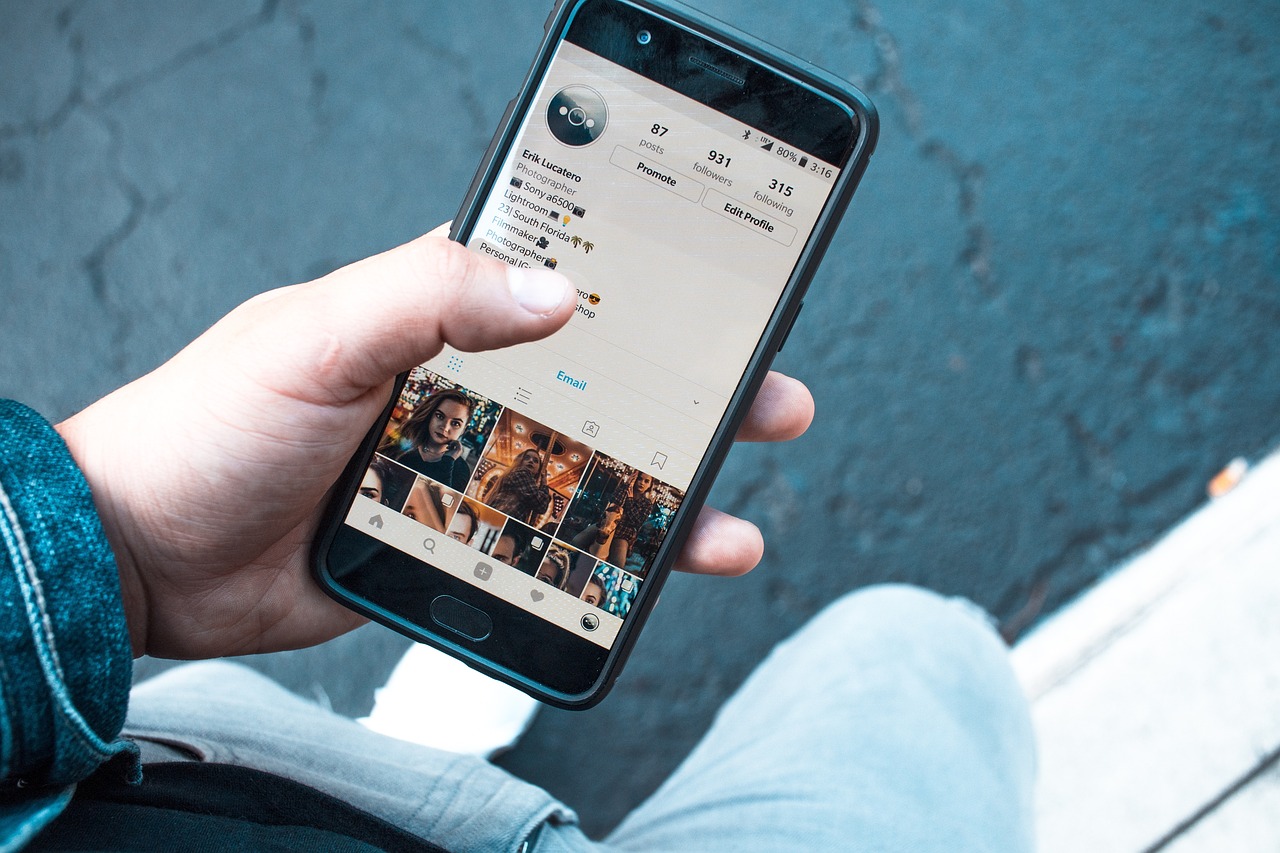 Social Media and Digital Media in Medical Journalism