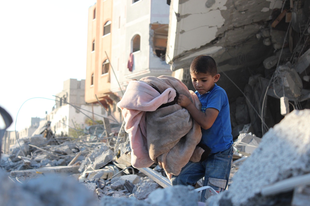 Risk Management and Resilience in Humanitarian Settings