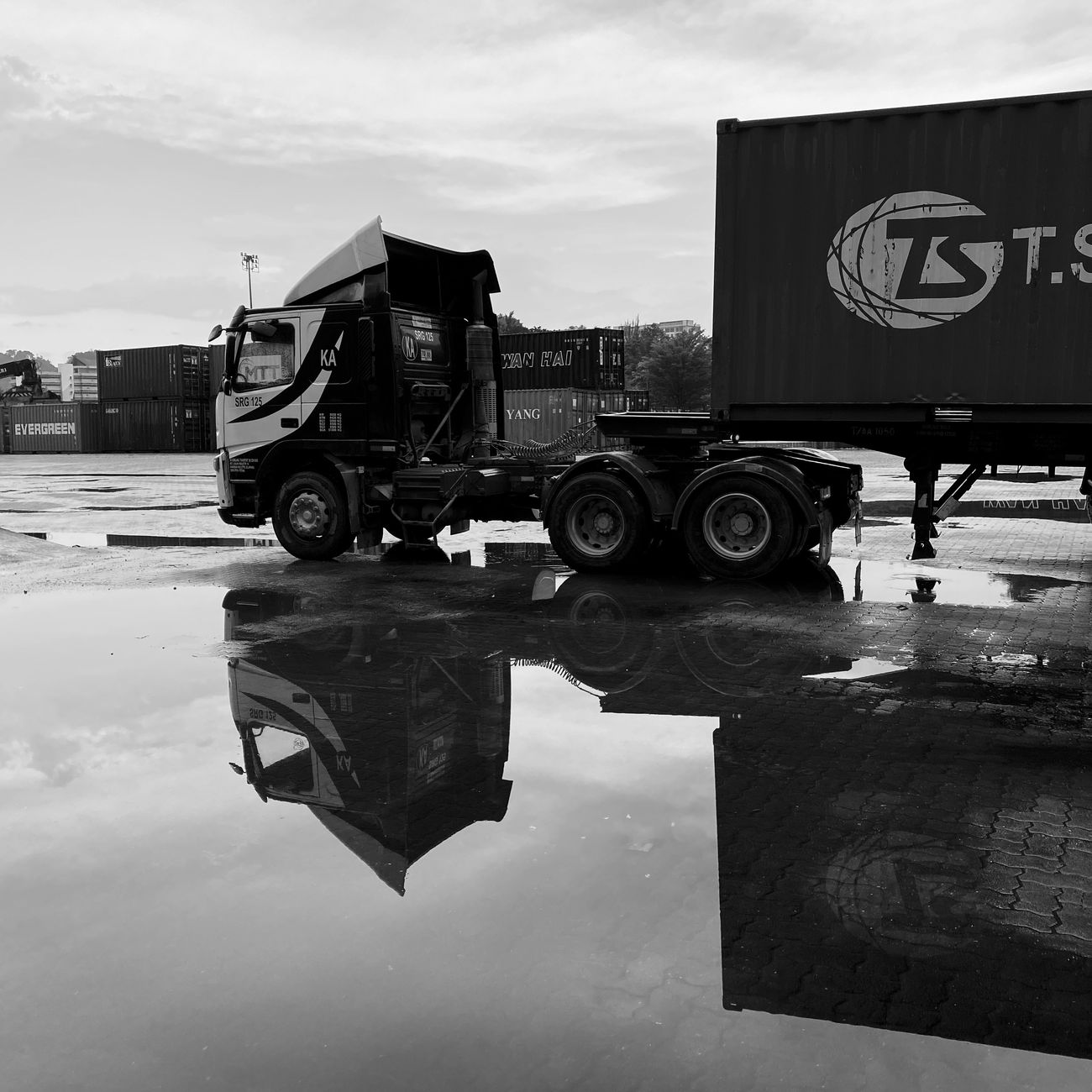 Intermodal transportation in rail logistics
