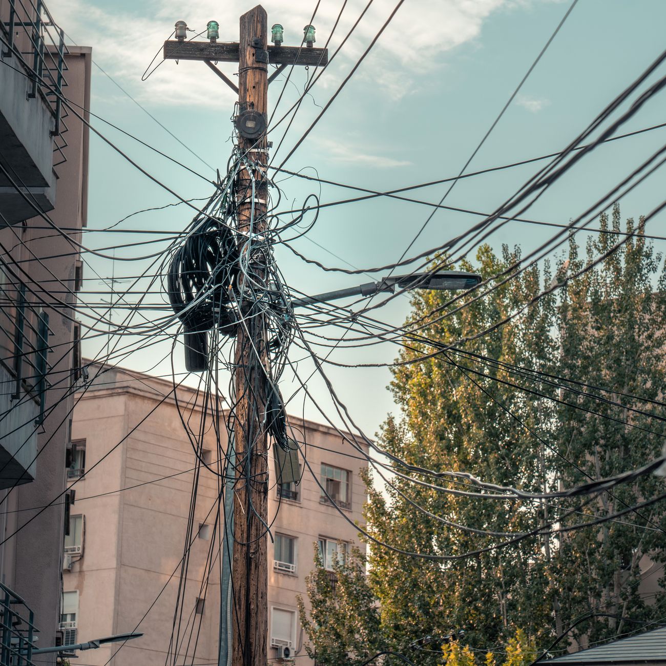Energy Contracts and Negotiation