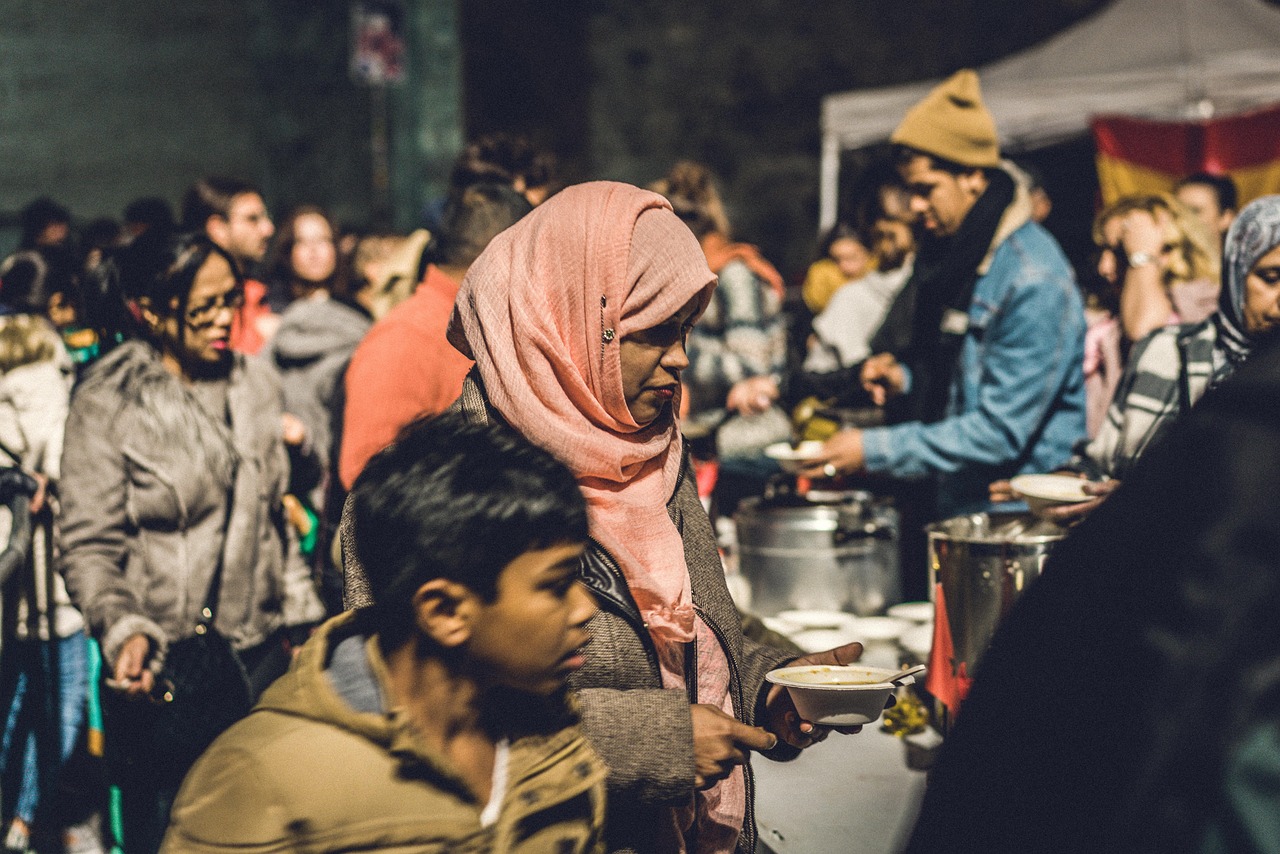 Cultural and Evolutionary Aspects of Food Perception